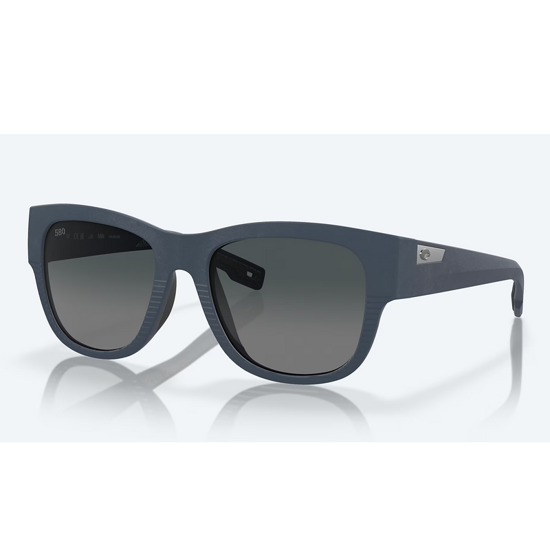 Caleta sunglasses with Midnight blue frame and gradient gray lens