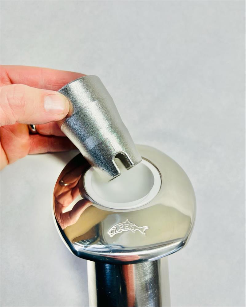 putting extender in rod holder