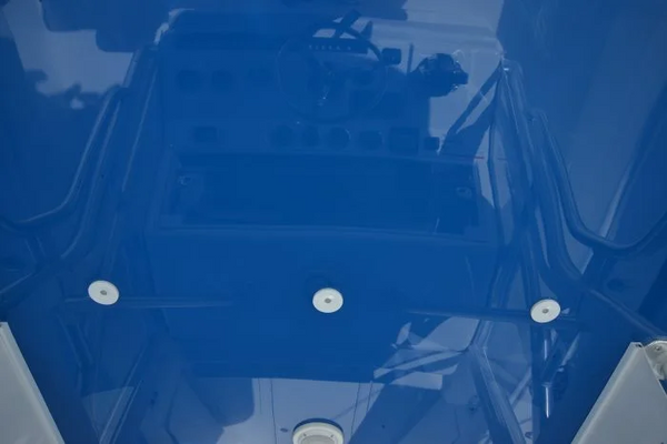 Echo courtesy light shown on boat